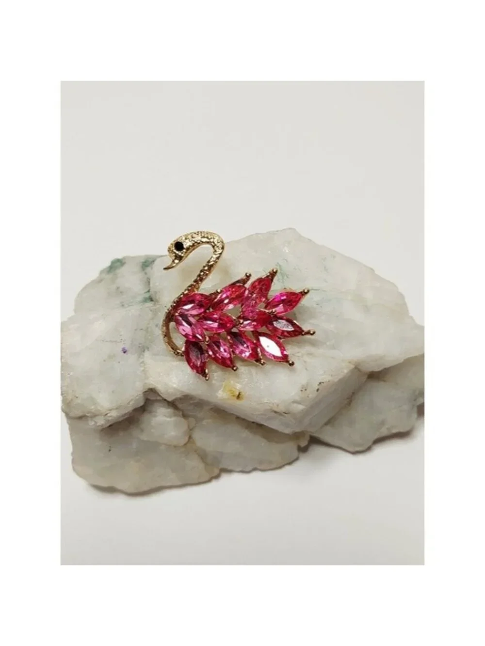 N/A elegant swan